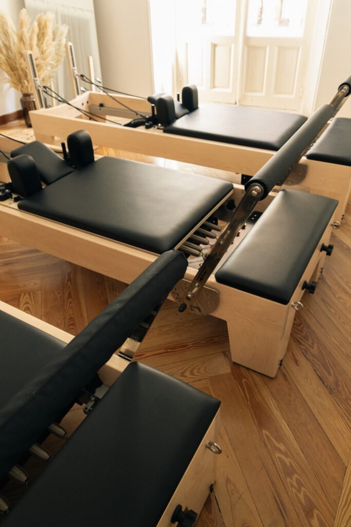temple pilates maquinas reformer Temple Pilates studio, offering personalized Pilates sessions with advanced equipment in a calm and professional environment